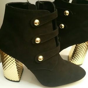 Suede material boots